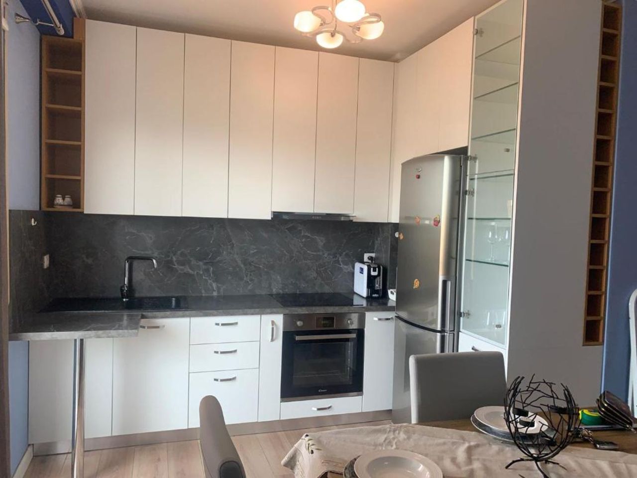 Modern cozy apt w/in 10 min walk from main square
