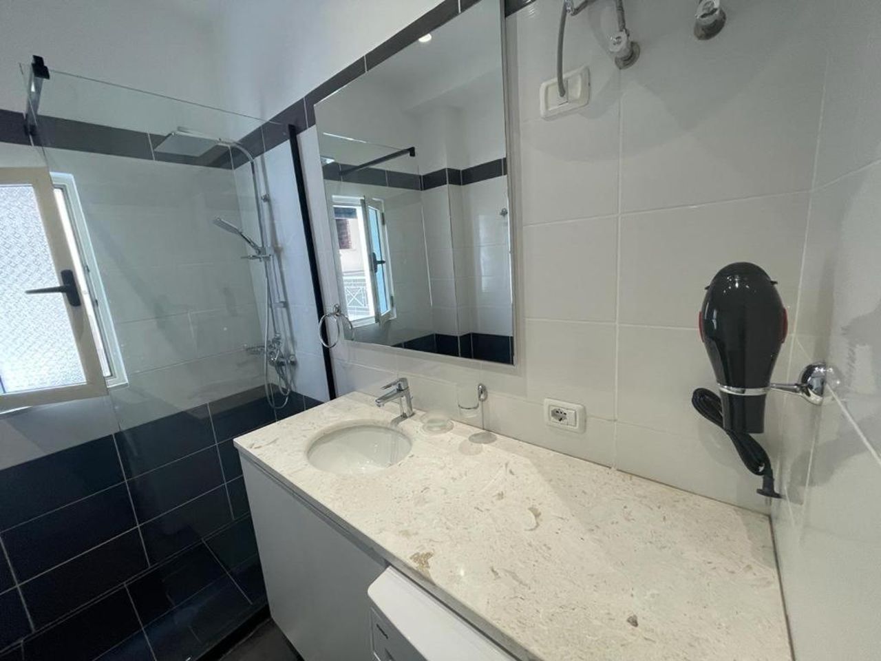 Domi Luxury beach view apartments in Saranda