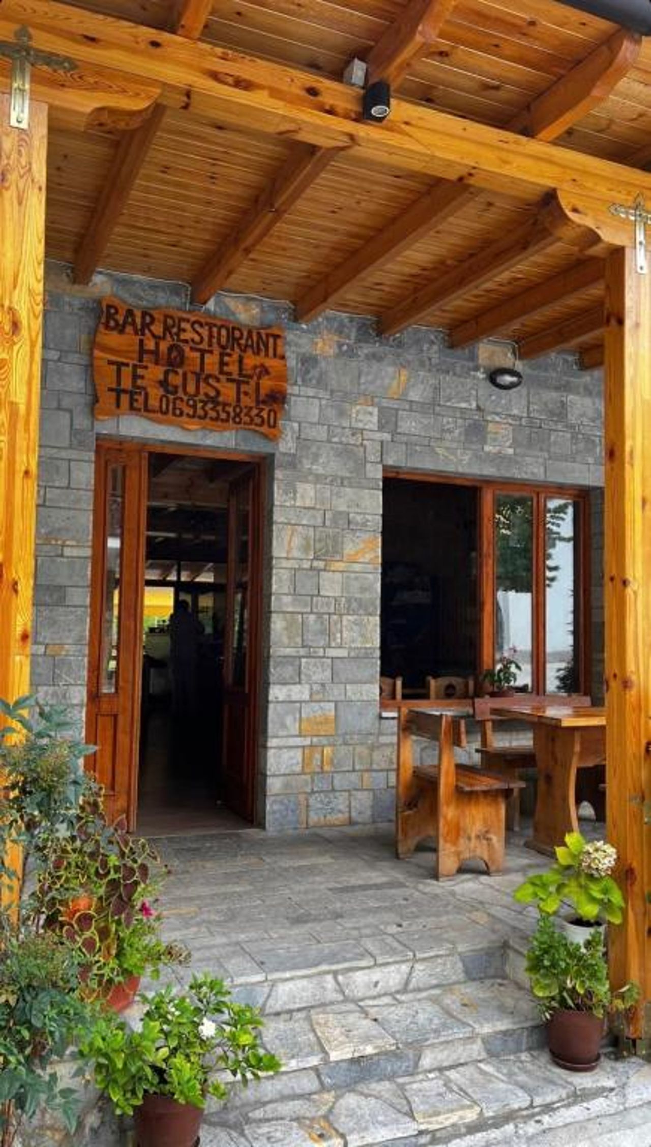 Bar Restaurant Hotel ''Te Gusti''