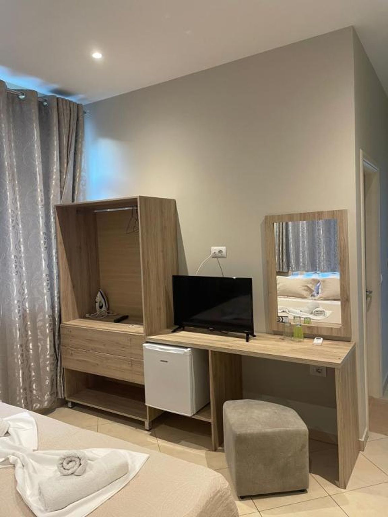 Deni's Hotel