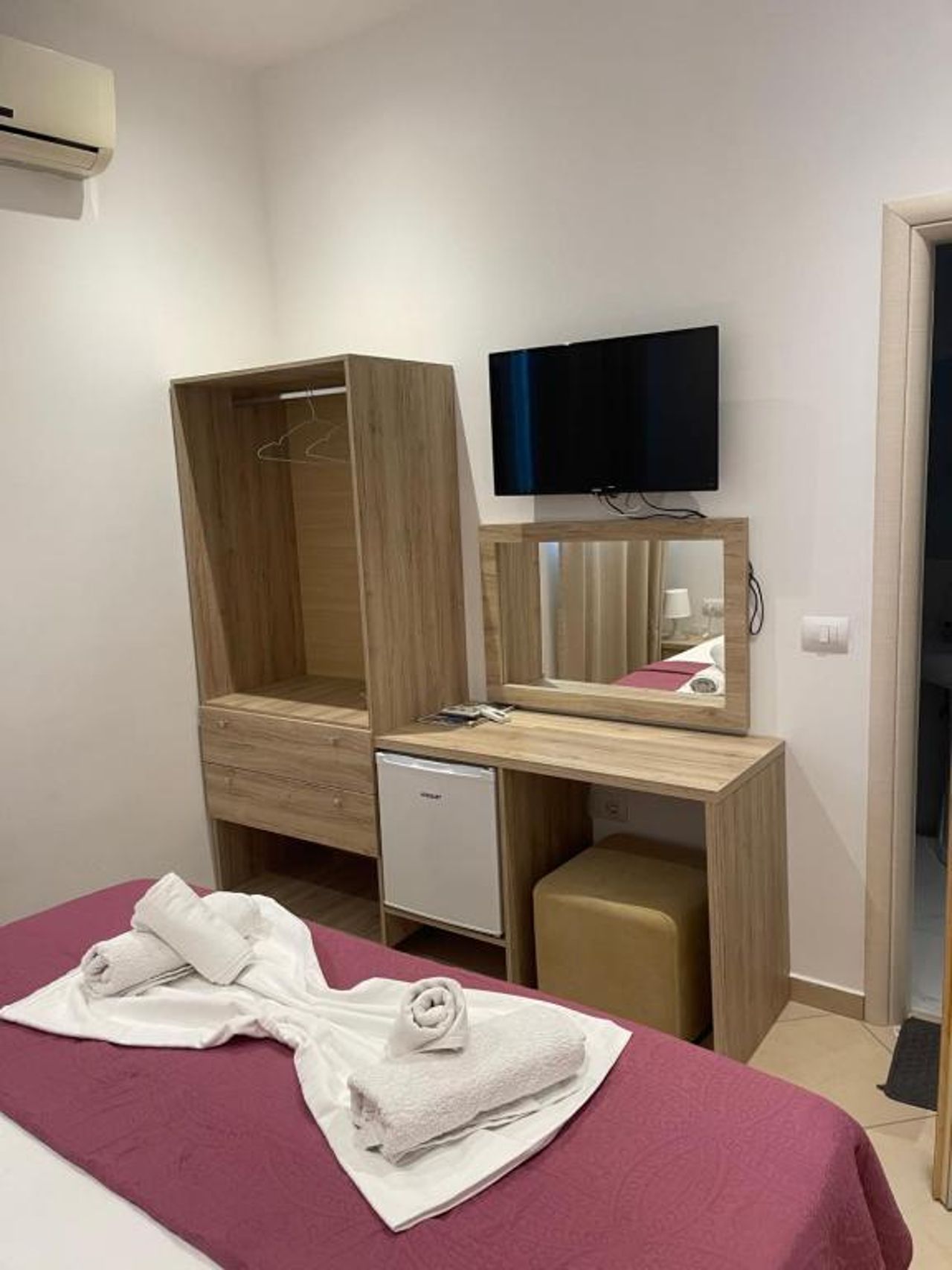 Deni's Hotel