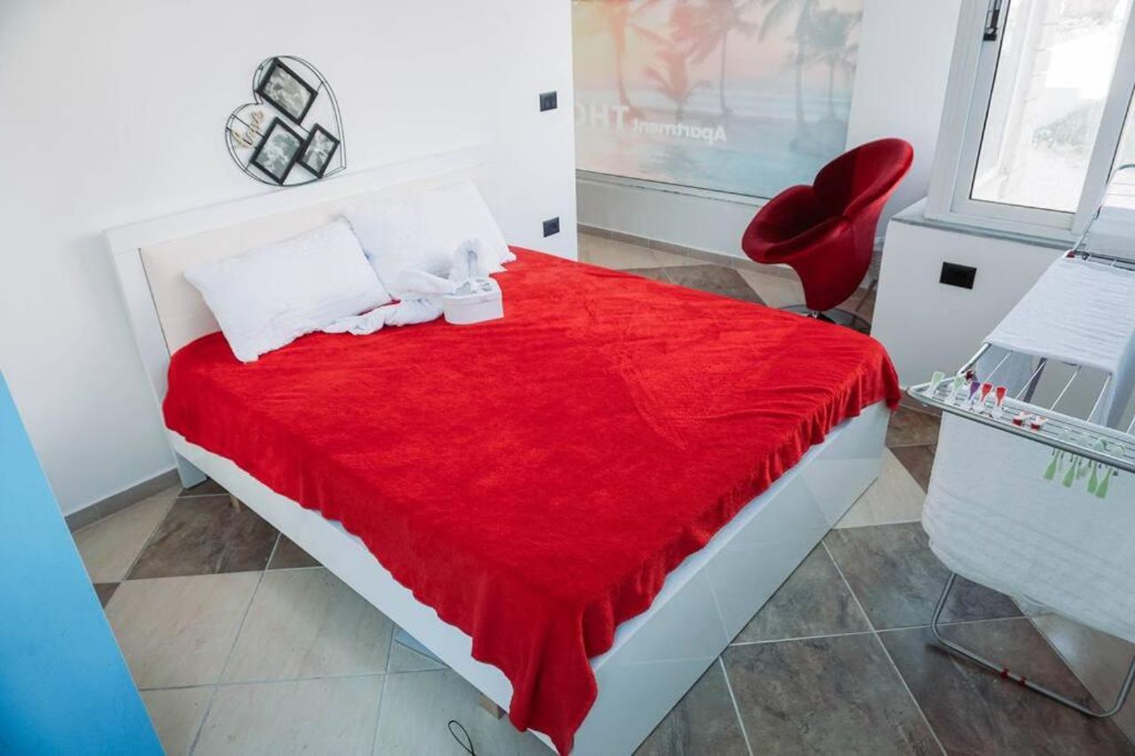 Thousand Kisses Apartment