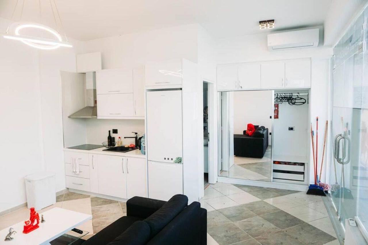 Thousand Kisses Apartment