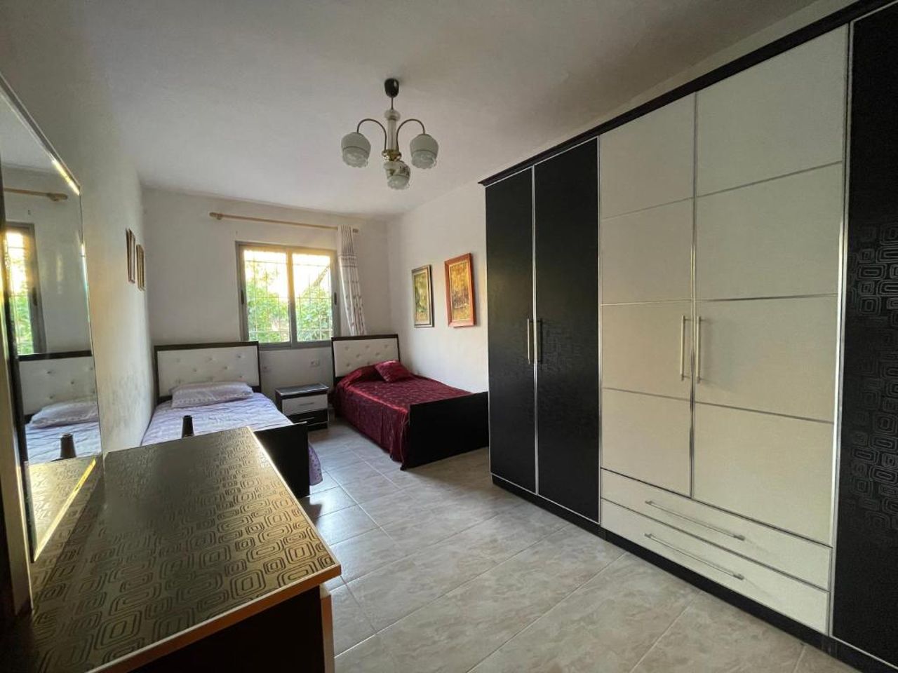 Lovely spacious house with big garden