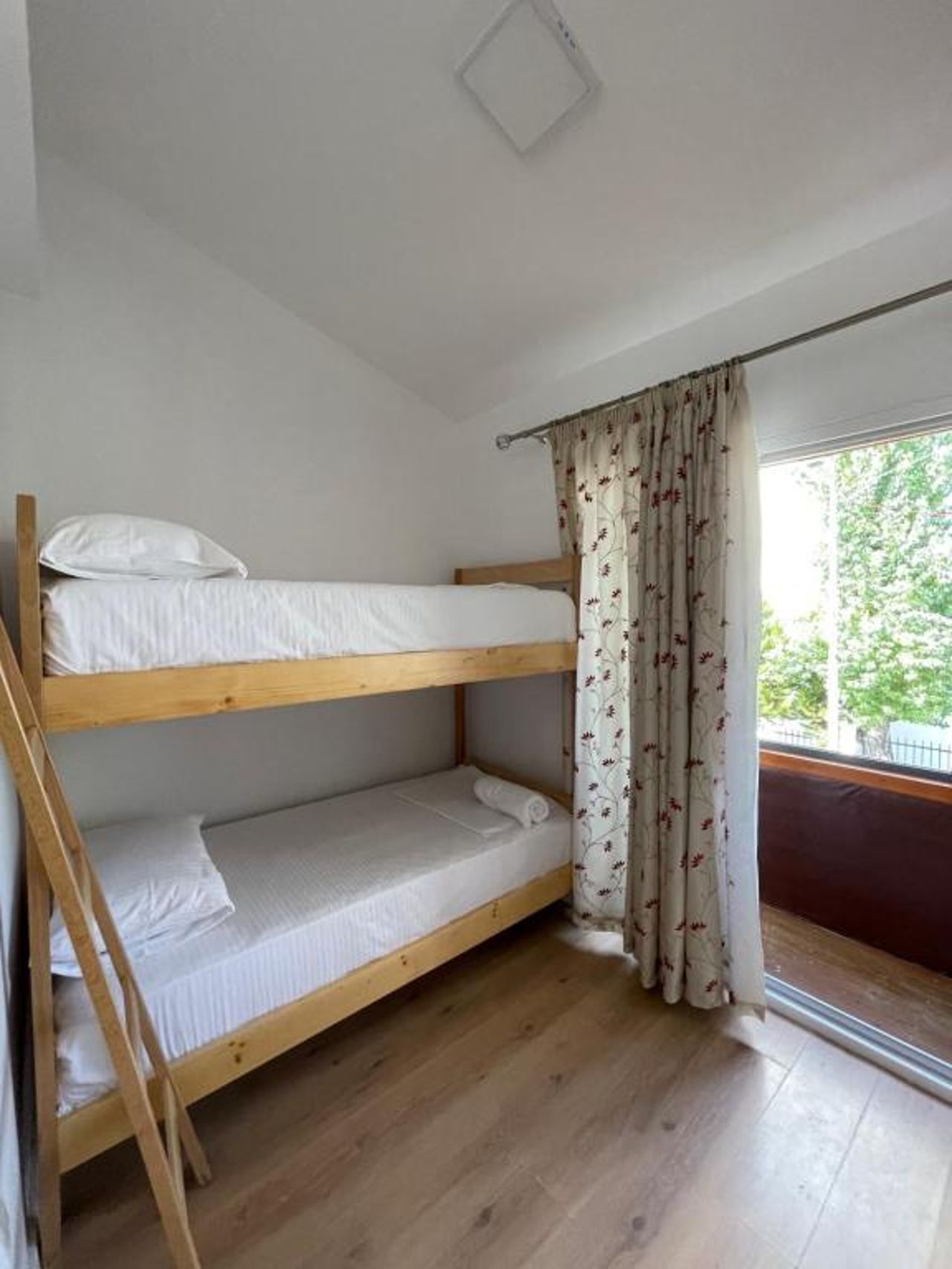 Ladi Rooms