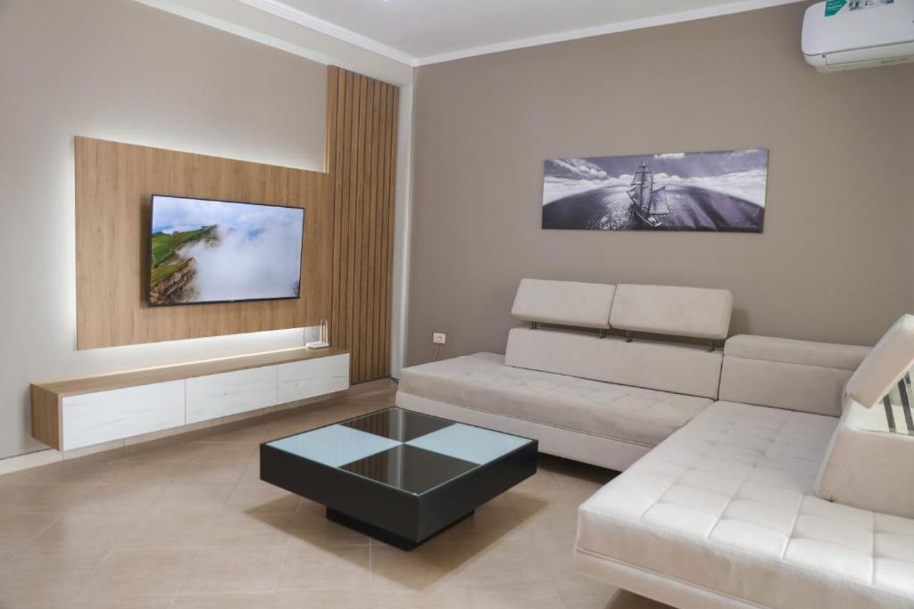 Luis Penthouse
