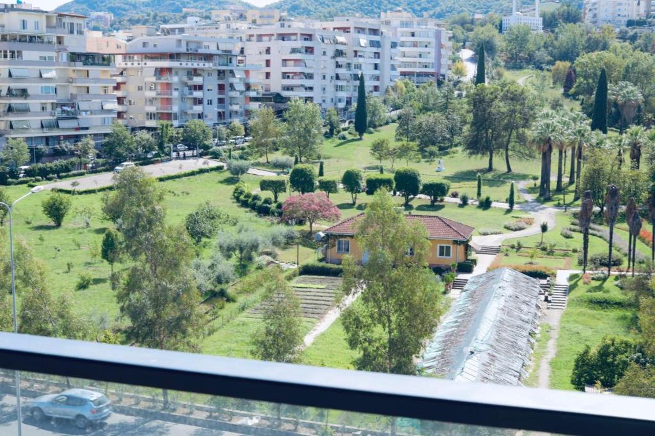 Miku Apartment - Captivating 3 Bedroom At Olympic Residence