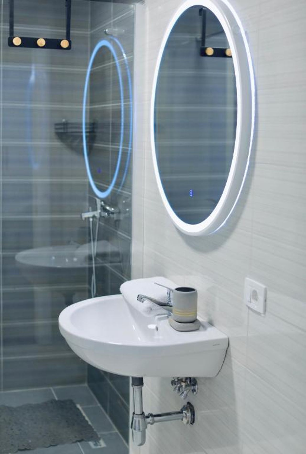 Miku Apartment - Captivating 3 Bedroom At Olympic Residence