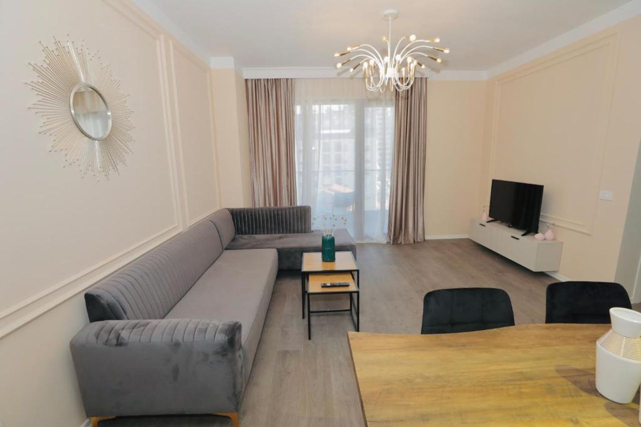 Miku Apartment - Captivating 3 Bedroom At Olympic Residence