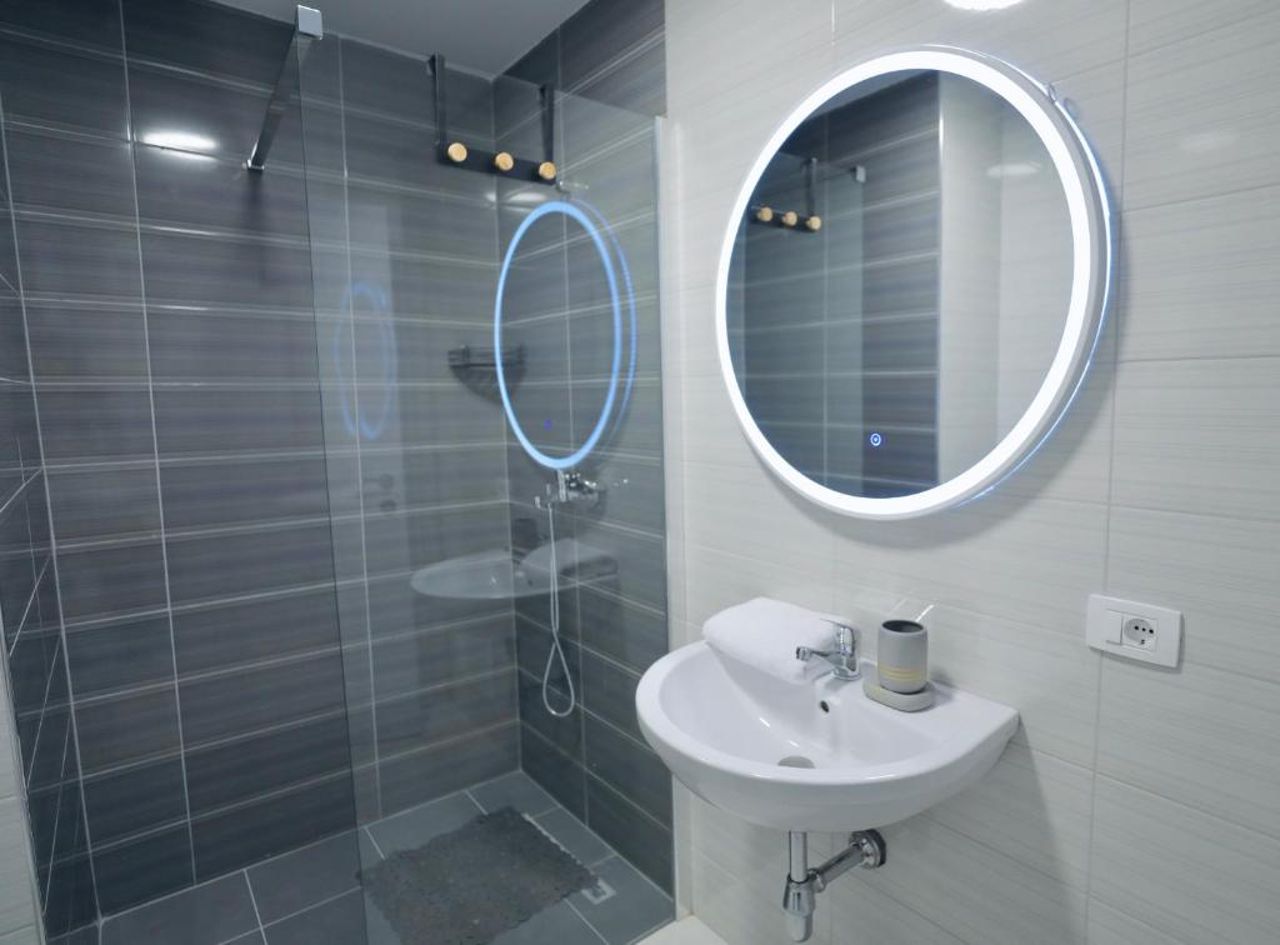 Miku Apartment - Captivating 3 Bedroom At Olympic Residence