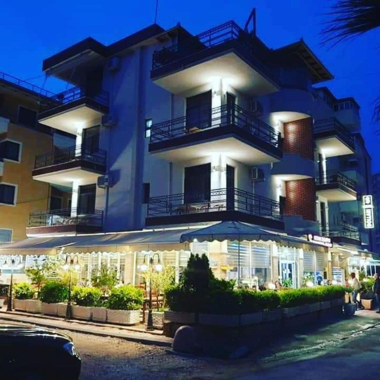 Hotel Dollari