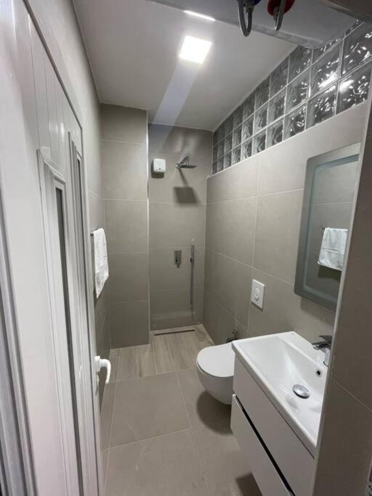 Lovely Apartment In Tirana