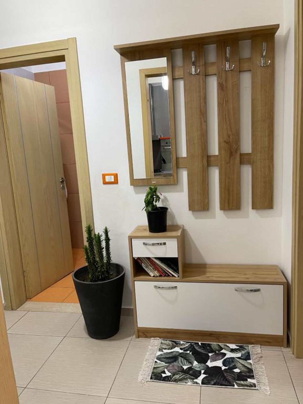 Del Mar Center Apartment