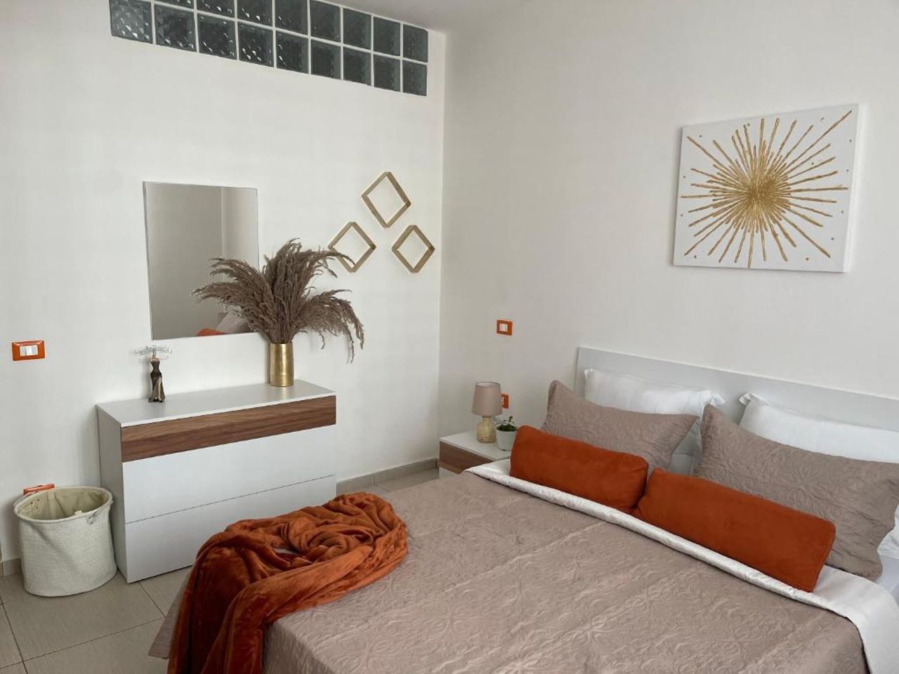Del Mar Center Apartment