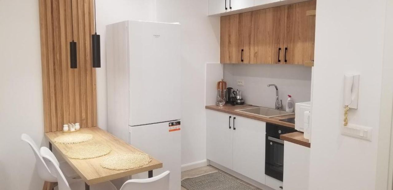 2A White Rose Apartment