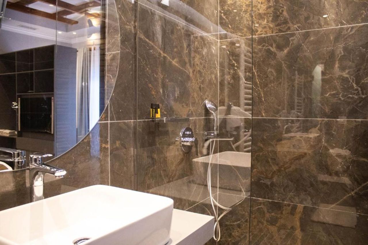 Venis Hotel