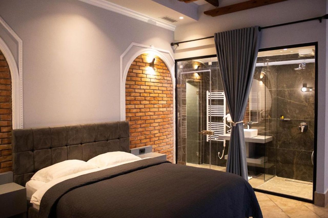 Venis Hotel