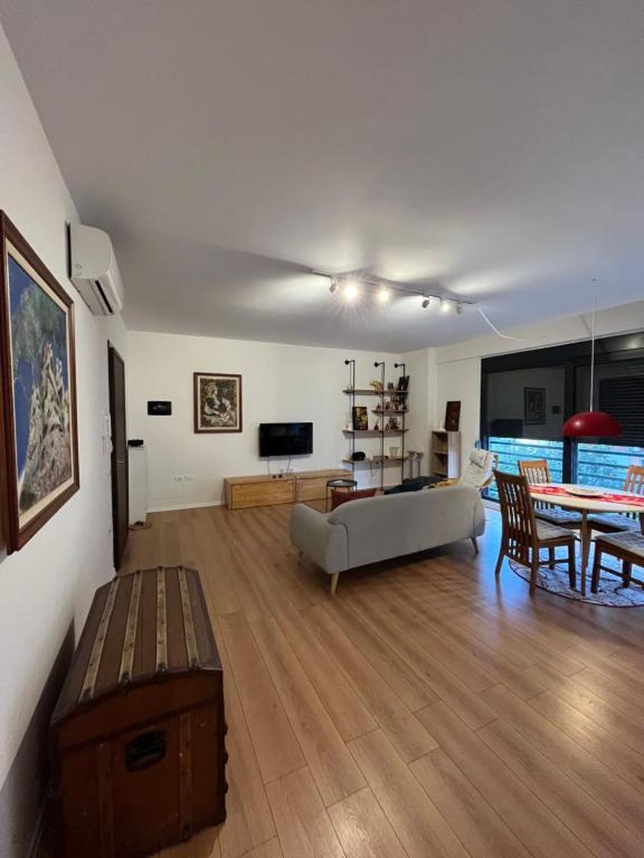 Comfy condo 6 minutes from downtown & Free Parking