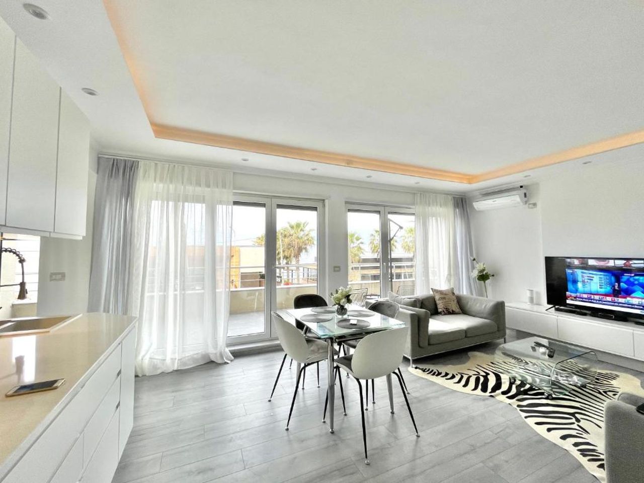 Durres Currila Beach Trendy RELAX Lifestyle