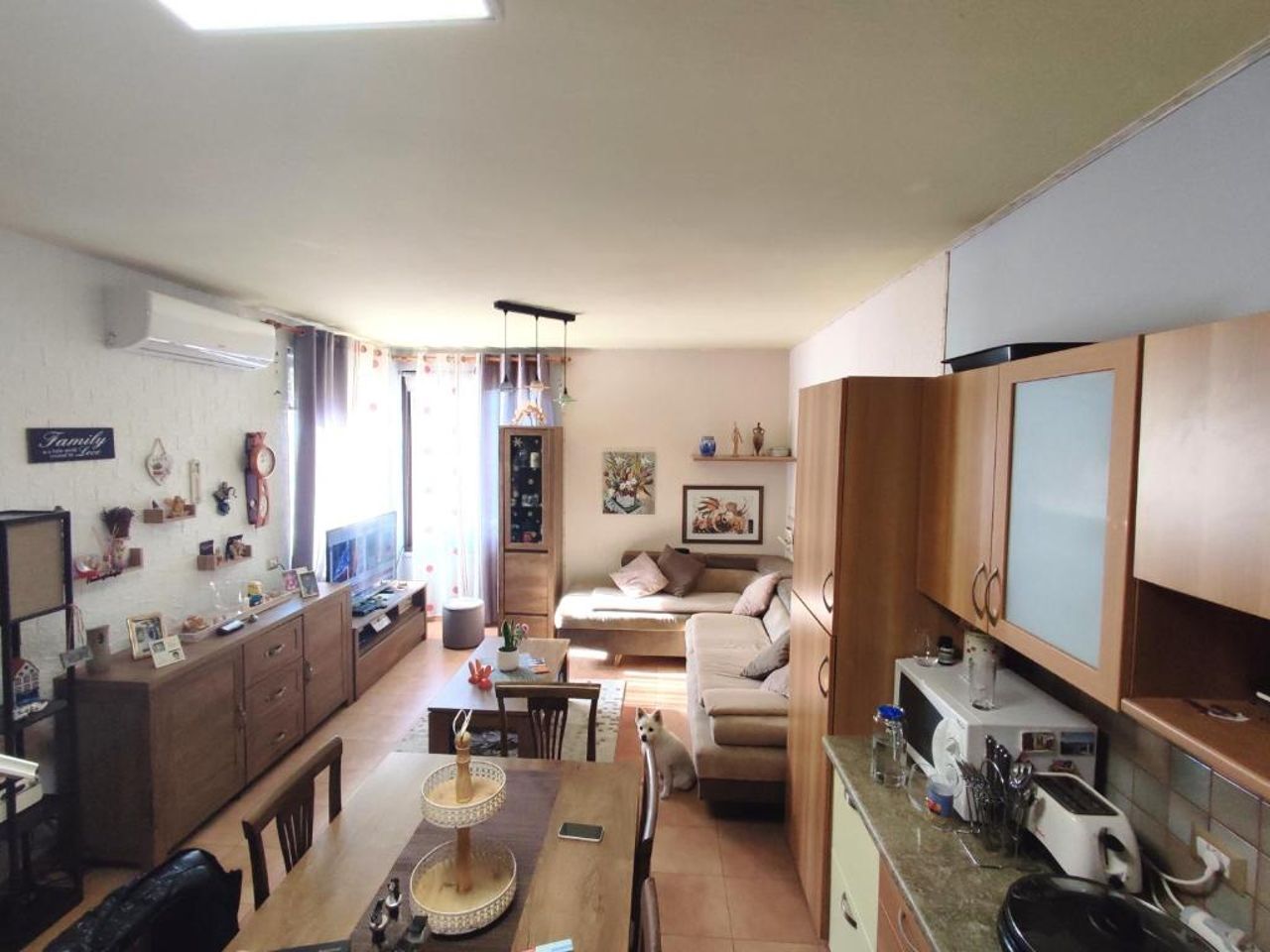 Promenade 3-Bedroom apartment with large balcony.