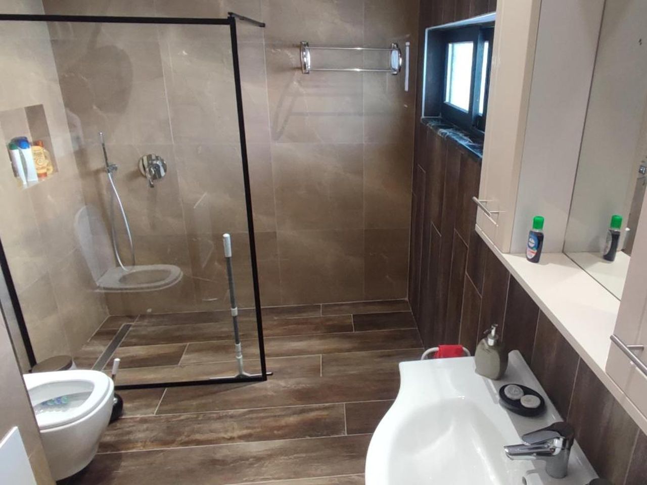 Promenade 3-Bedroom apartment with large balcony.