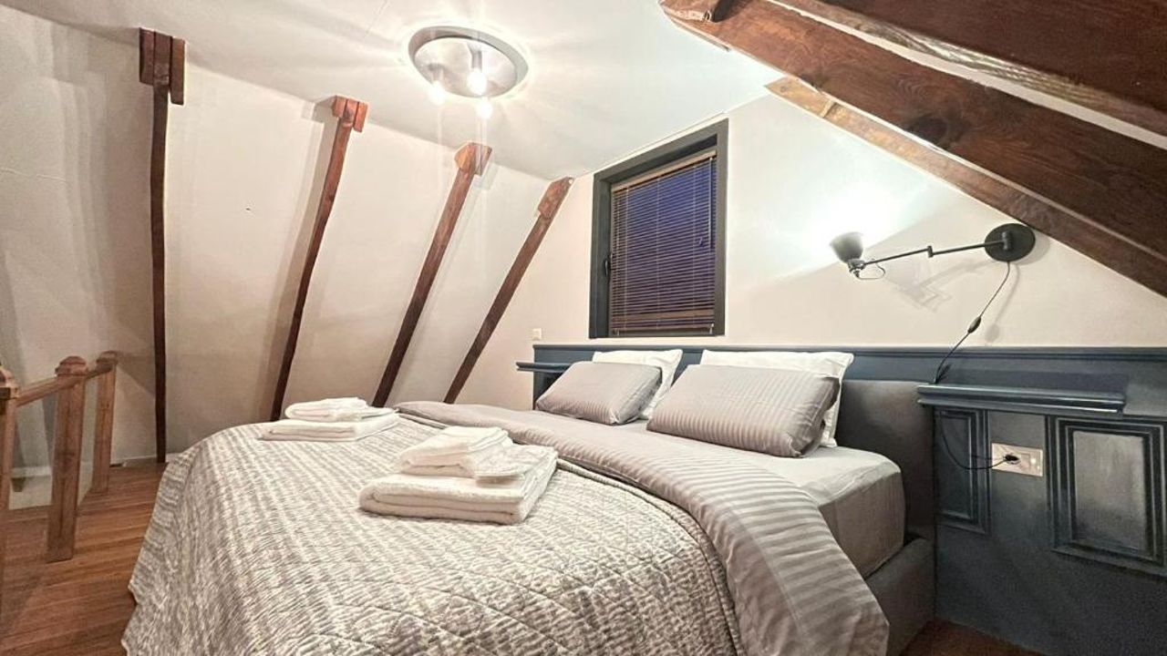 Heart of Tirana Cozy Loft with Fireplace