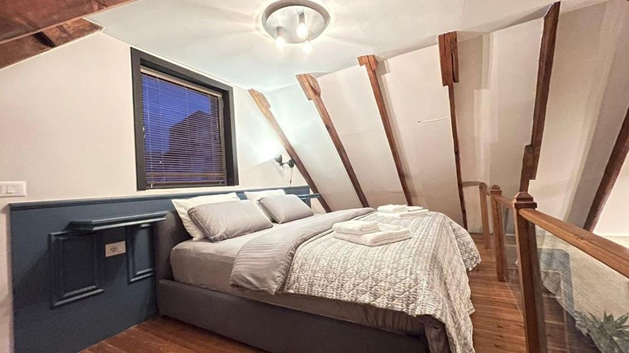 Heart of Tirana Cozy Loft with Fireplace