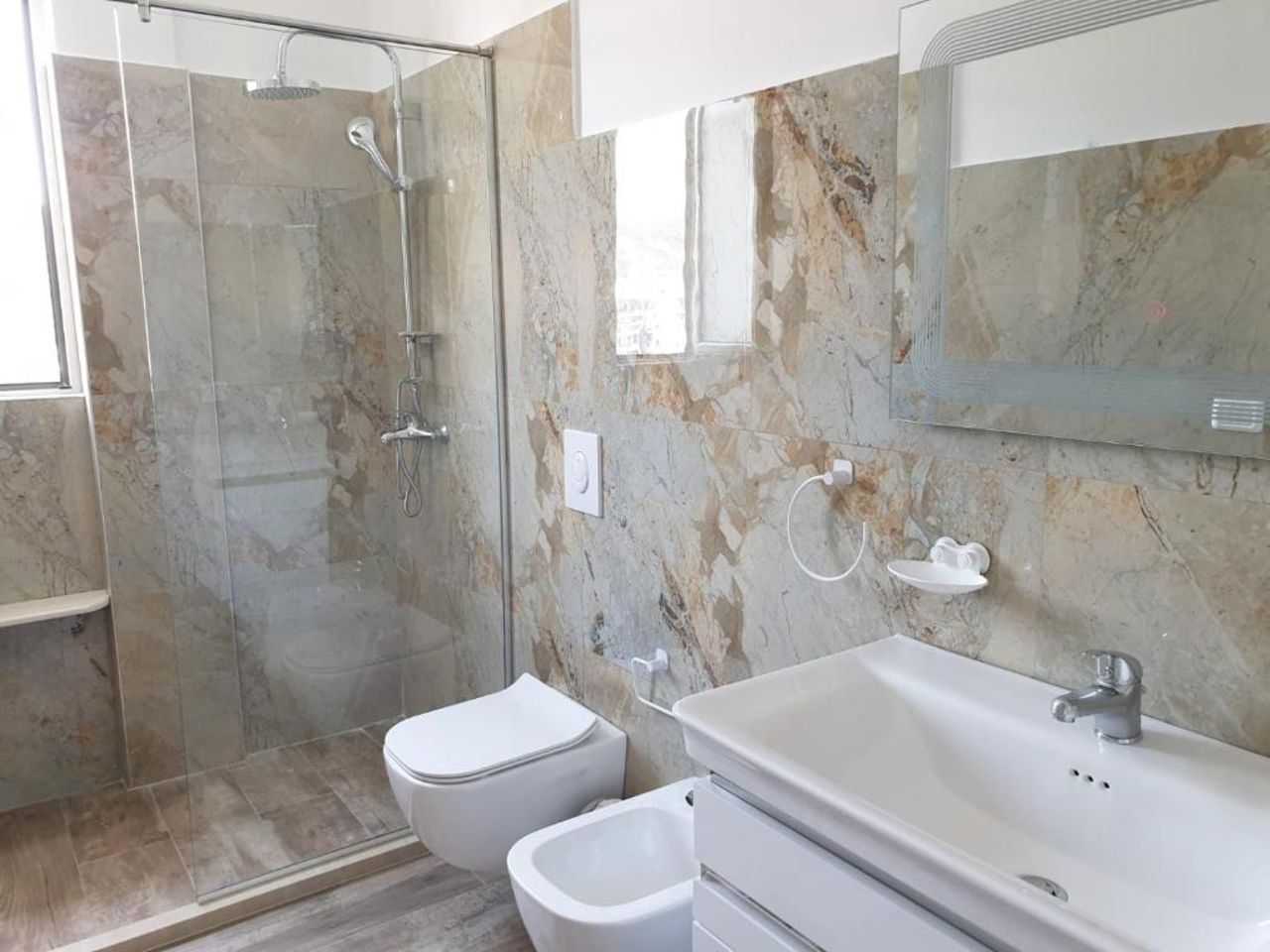 Ledjo Apartament