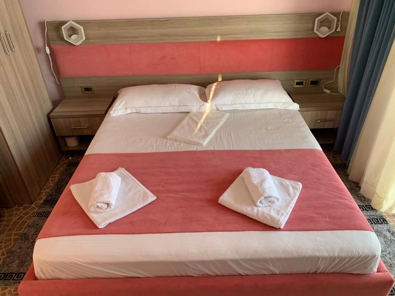 Hotel Odhisea Qeparo