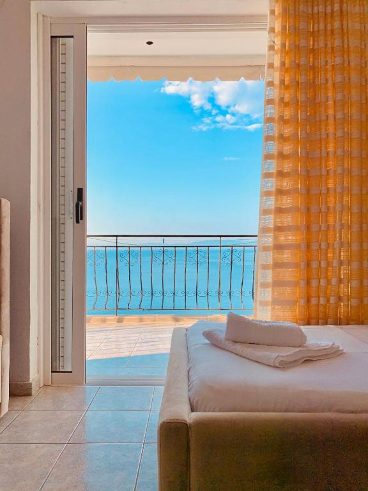 Hotel Odhisea Qeparo