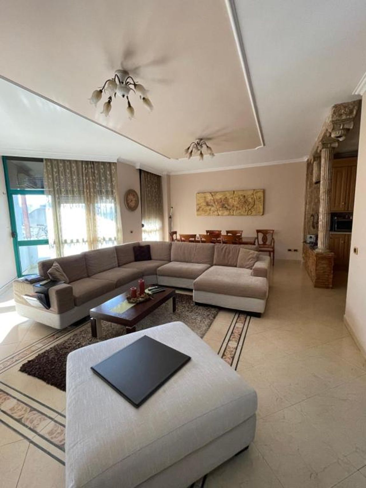 Luxury Center apartment