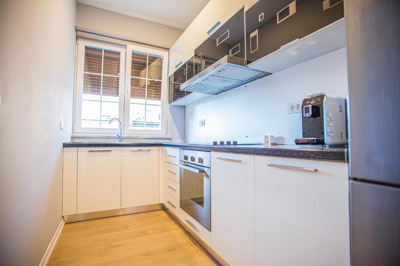 4 BR apartment & BBQ veranda