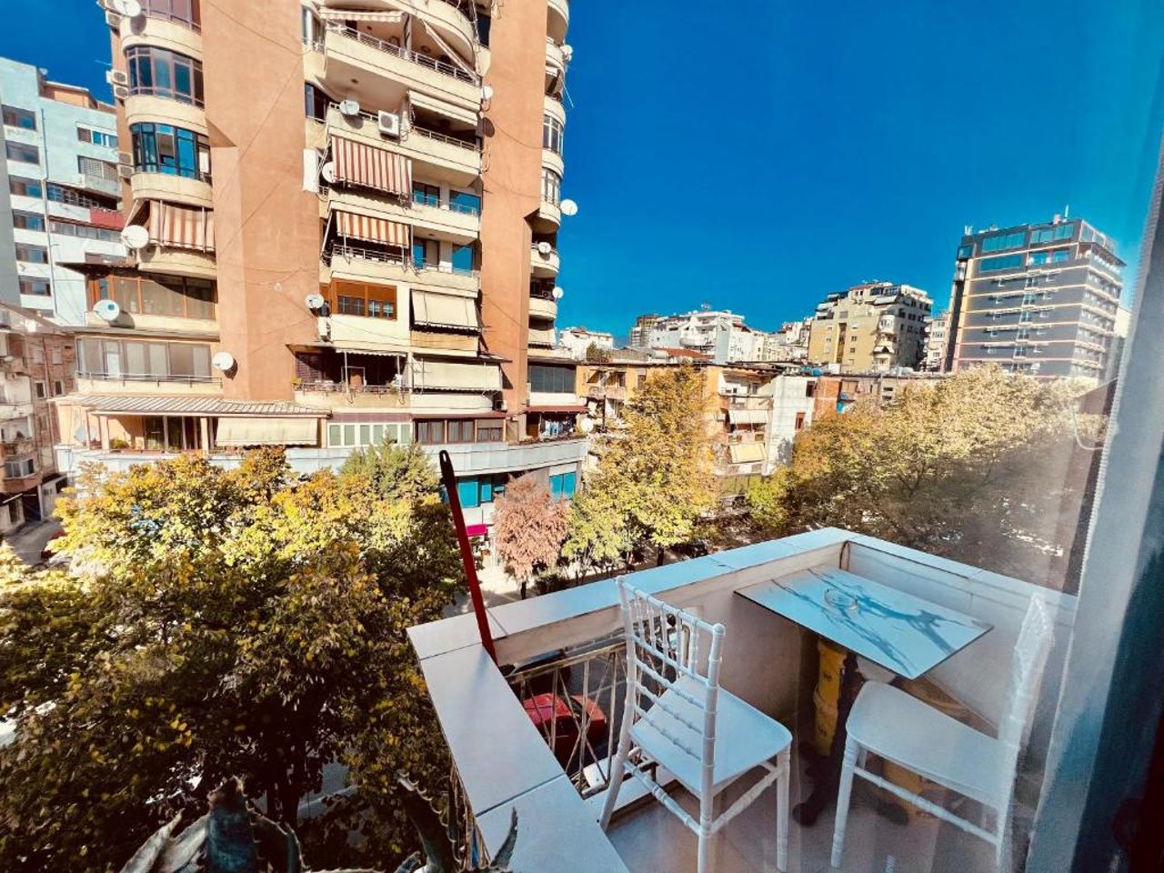 Leo's Apartments Tirana City View