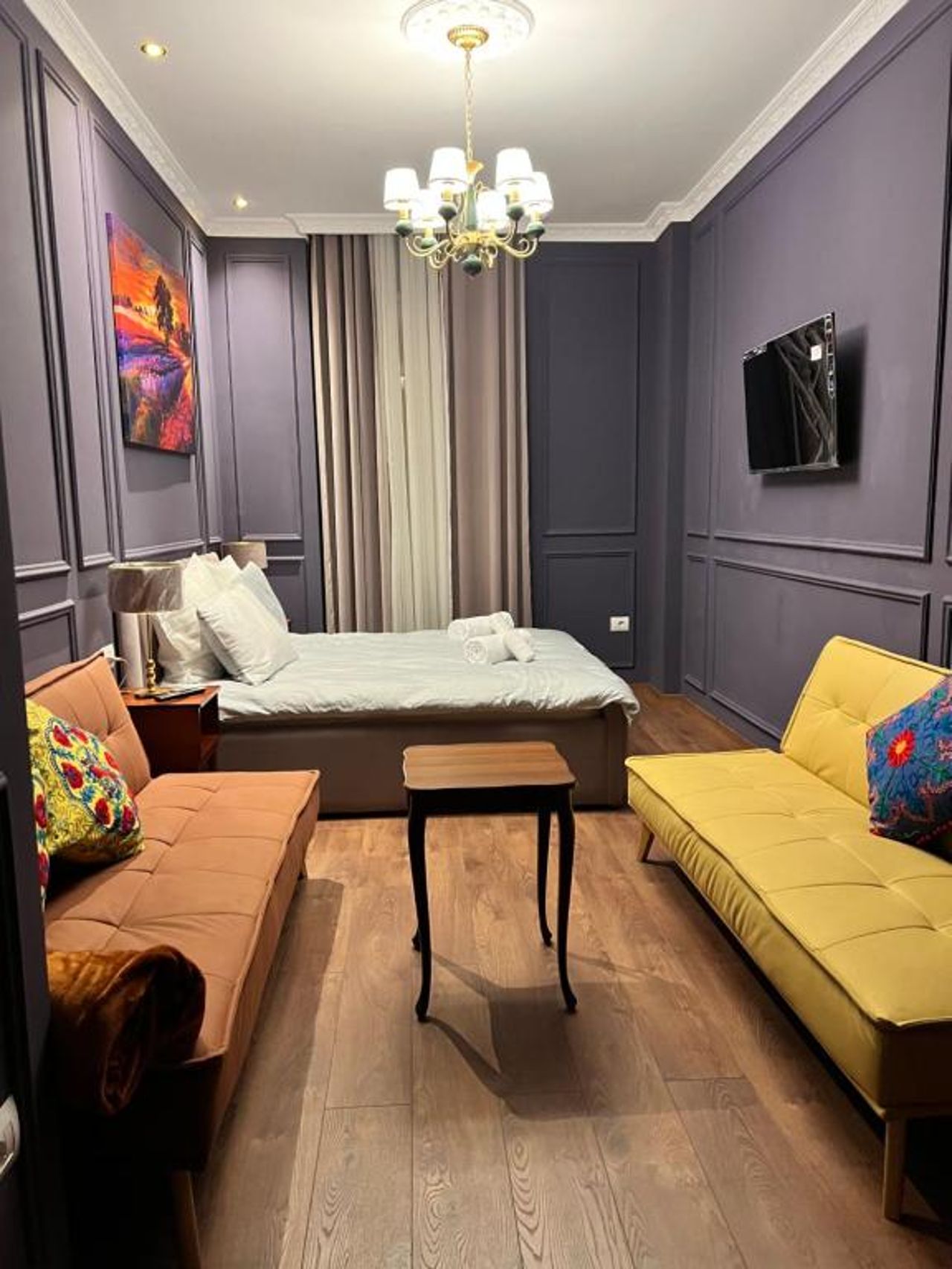 Amo's Hotel