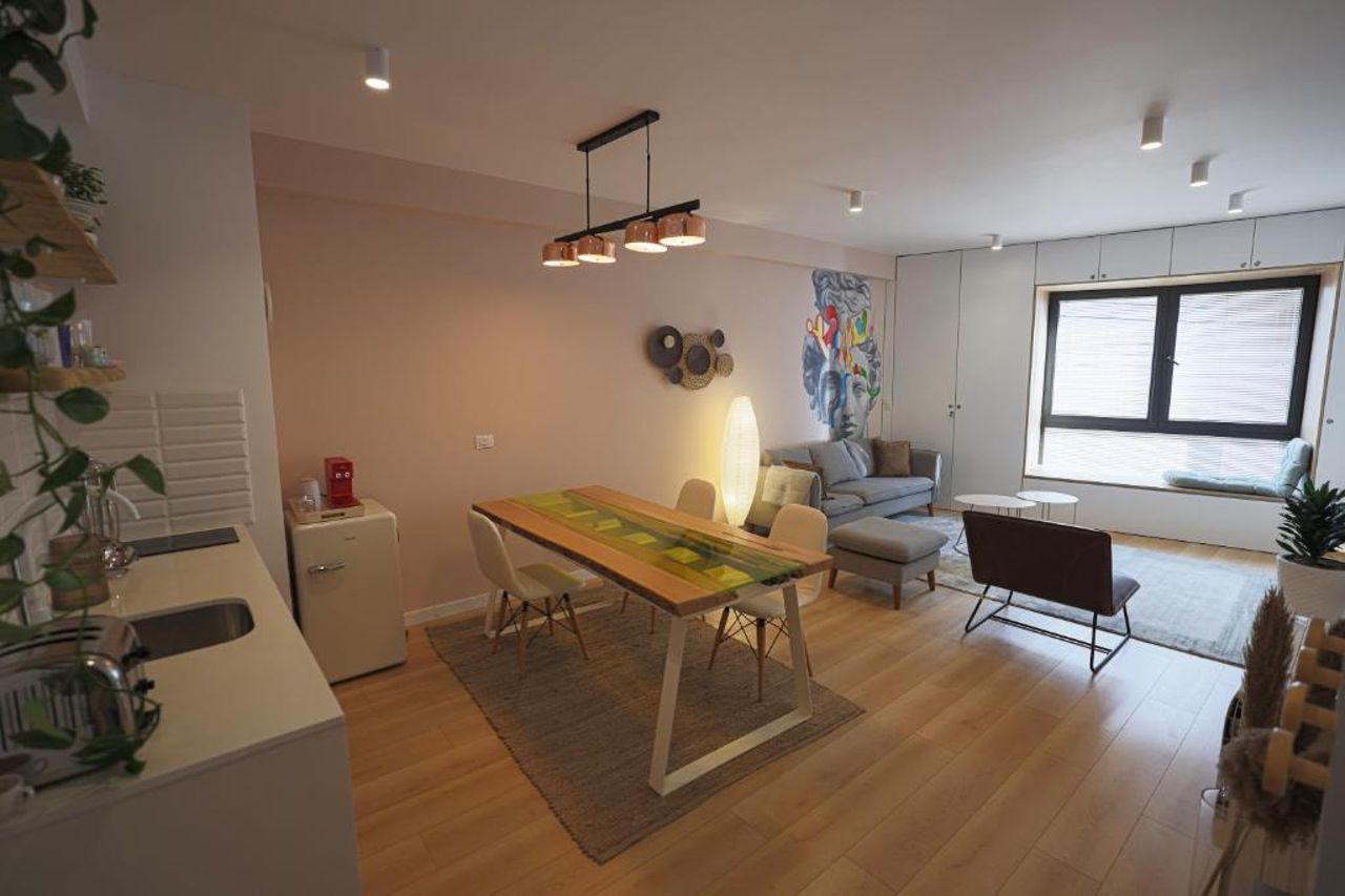 Apollo Apartment by Holistay