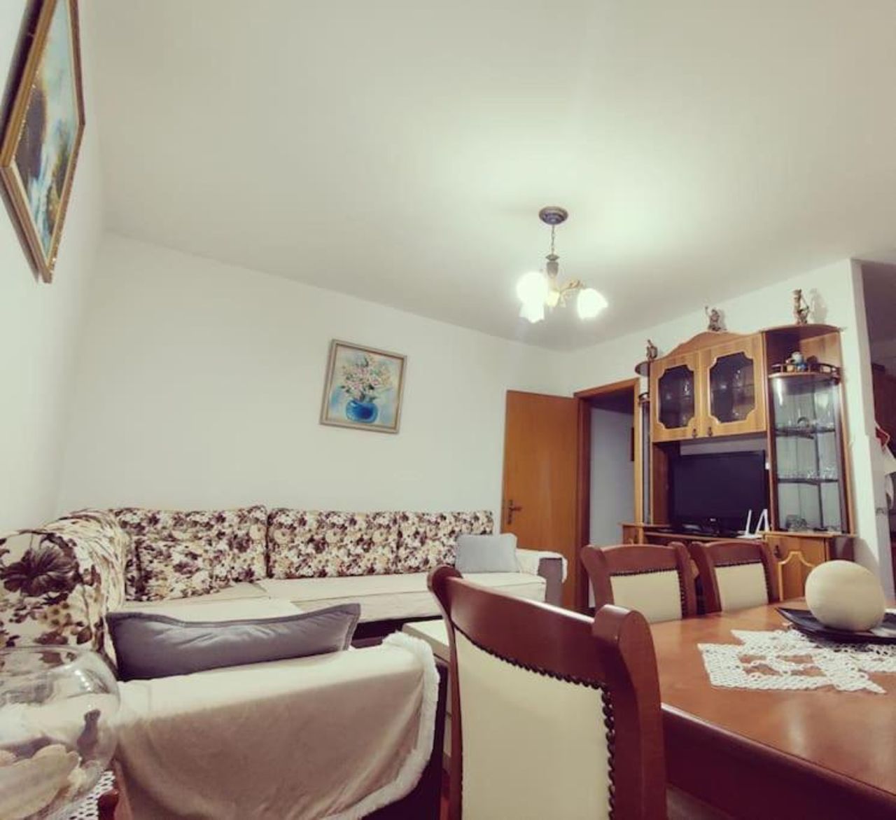 "City Centre Gemstone Apartment"