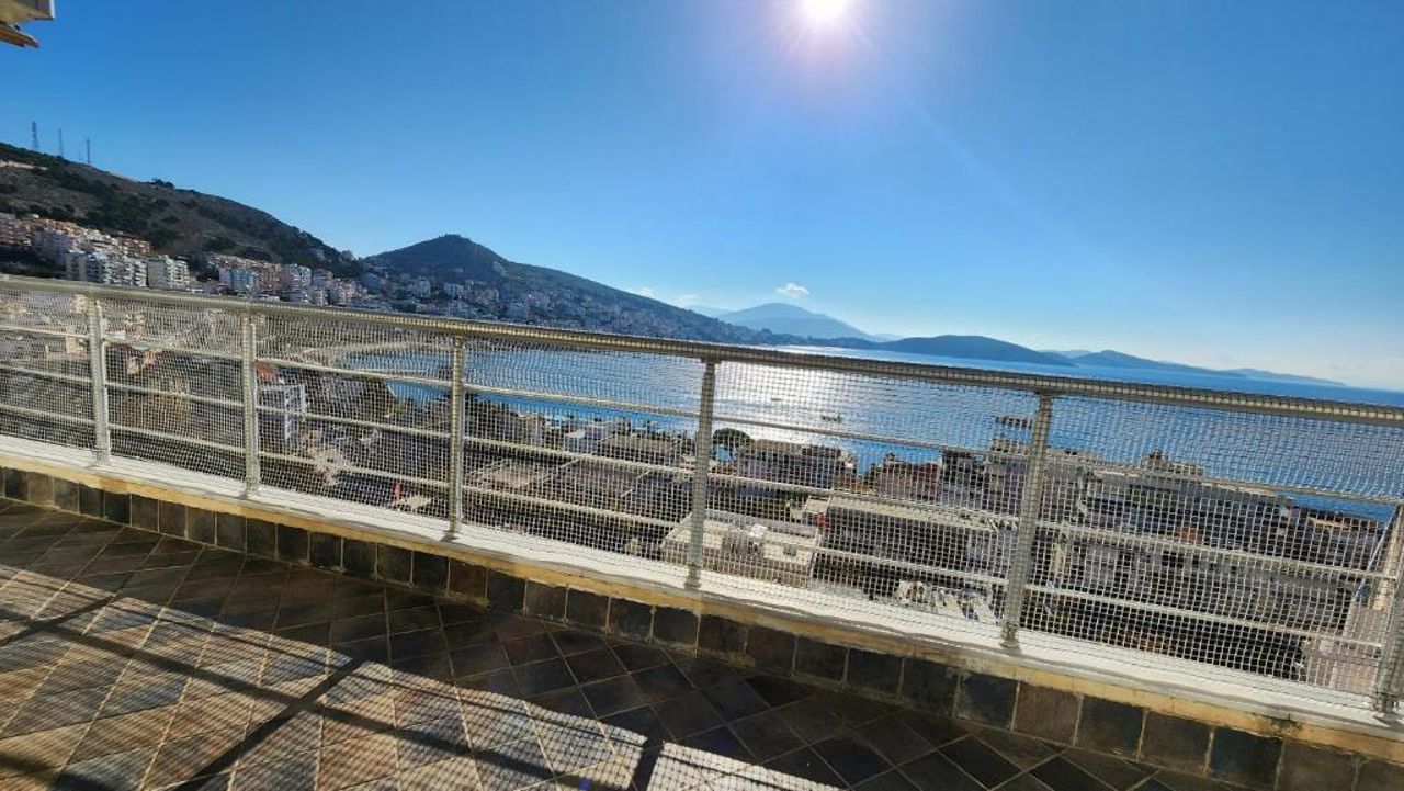 Spacious Sea View Apartment