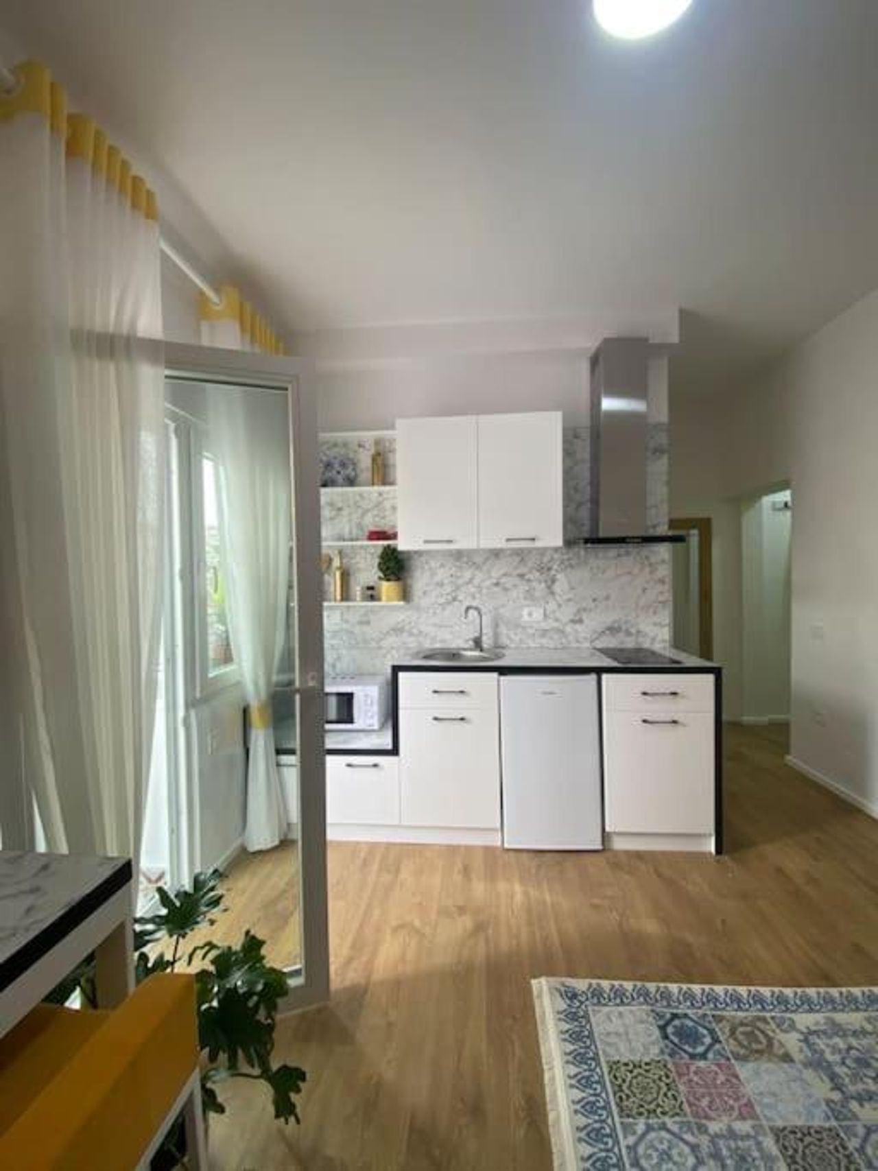 CASA ROI, Yellow apartment in the heart of Blloku