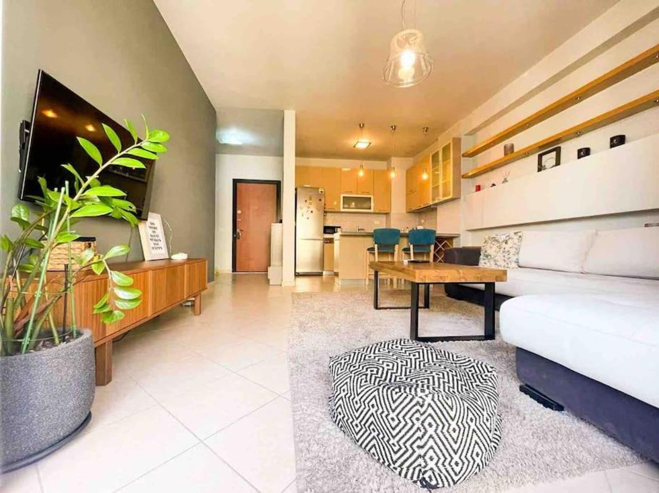 Sunny Hill Flat 24H check-in & Free Parking