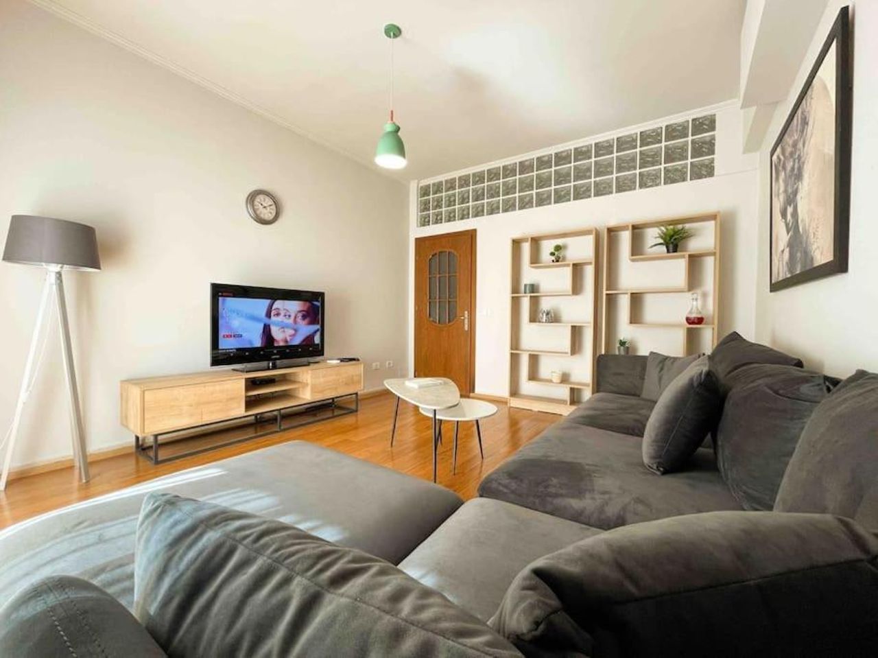 Downtown Flat near Center with 24h Self Check-In