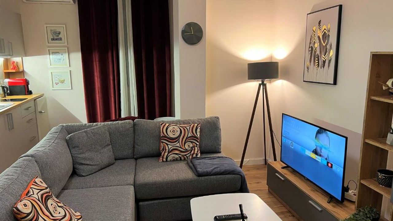 CENTRAL - Spacious Comfy Apartment TIRANA (balcony
