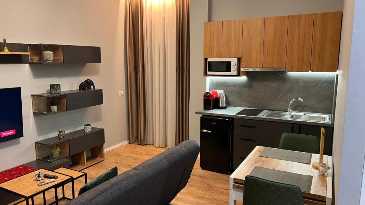 Comfy Modern Luxury - Central