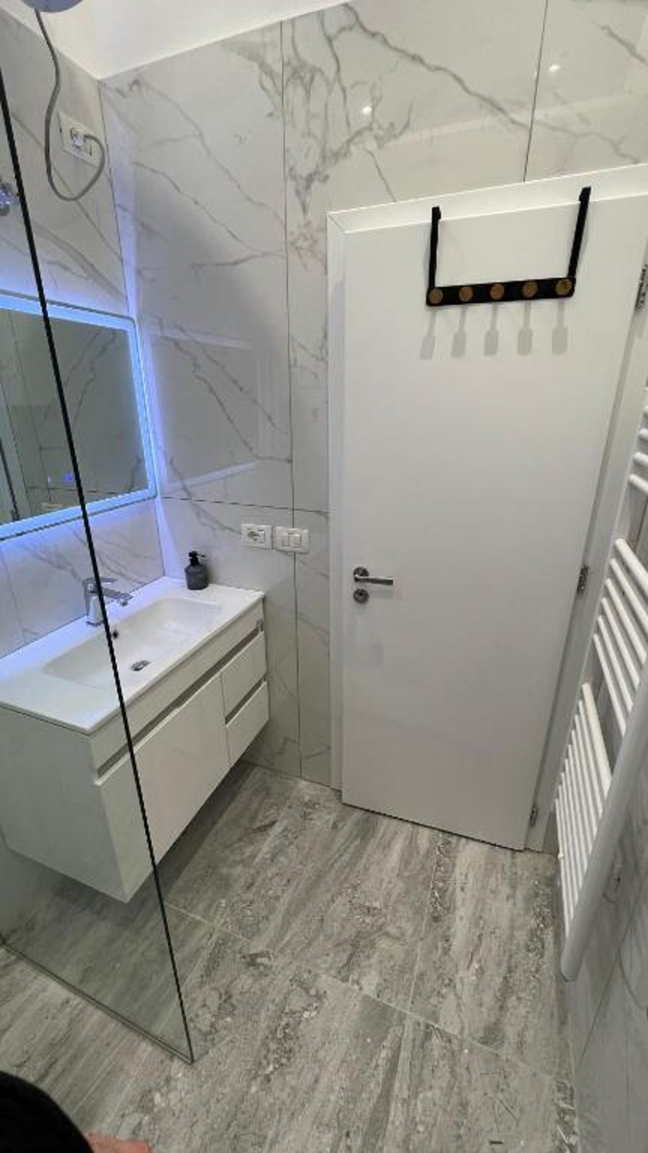 Comfy Modern Luxury - Central