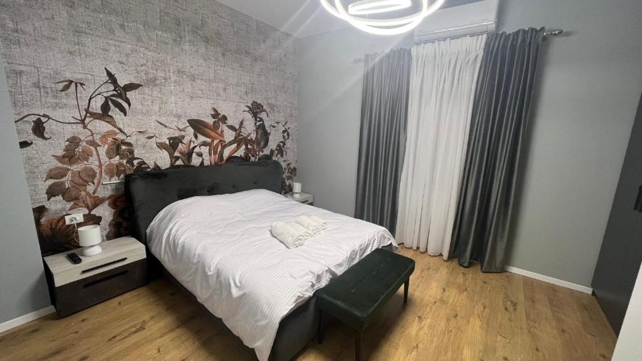 Comfy Modern Luxury - Central