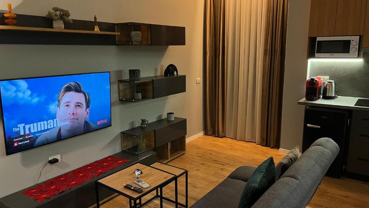 Comfy Modern Luxury - Central