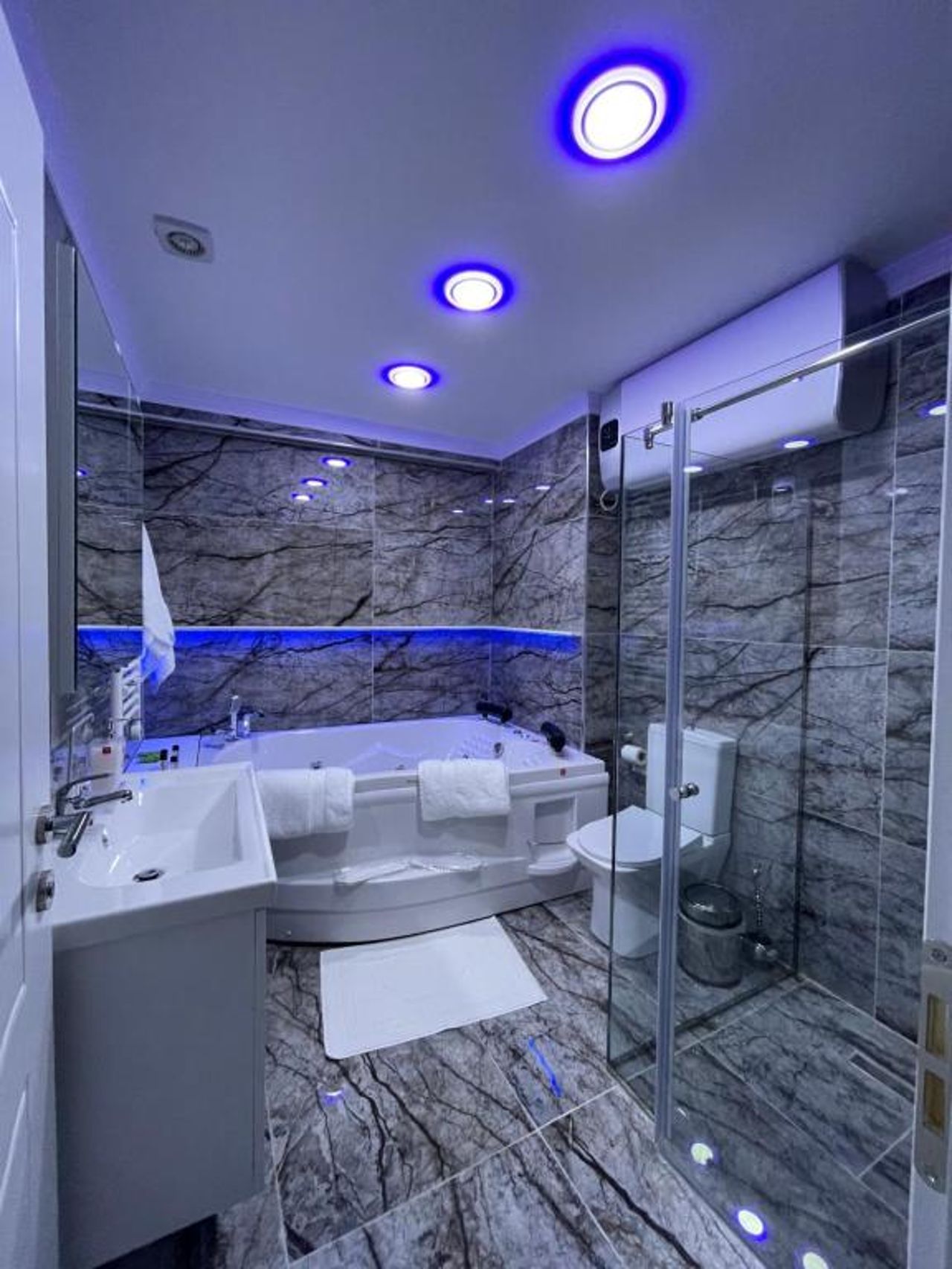 Suite In City Center