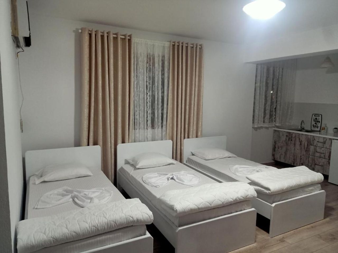 Room Click inn