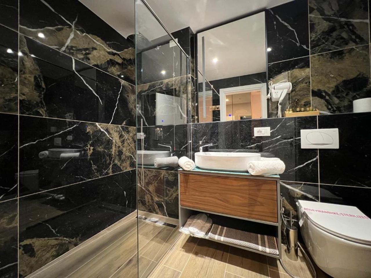 Domus Hotel & Apartments
