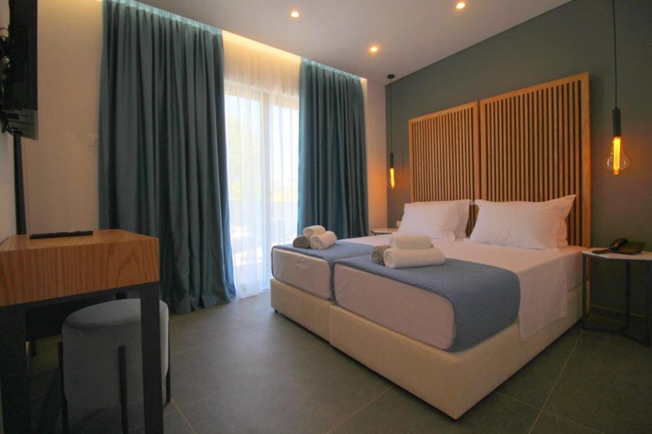 Blue Eye Hotel