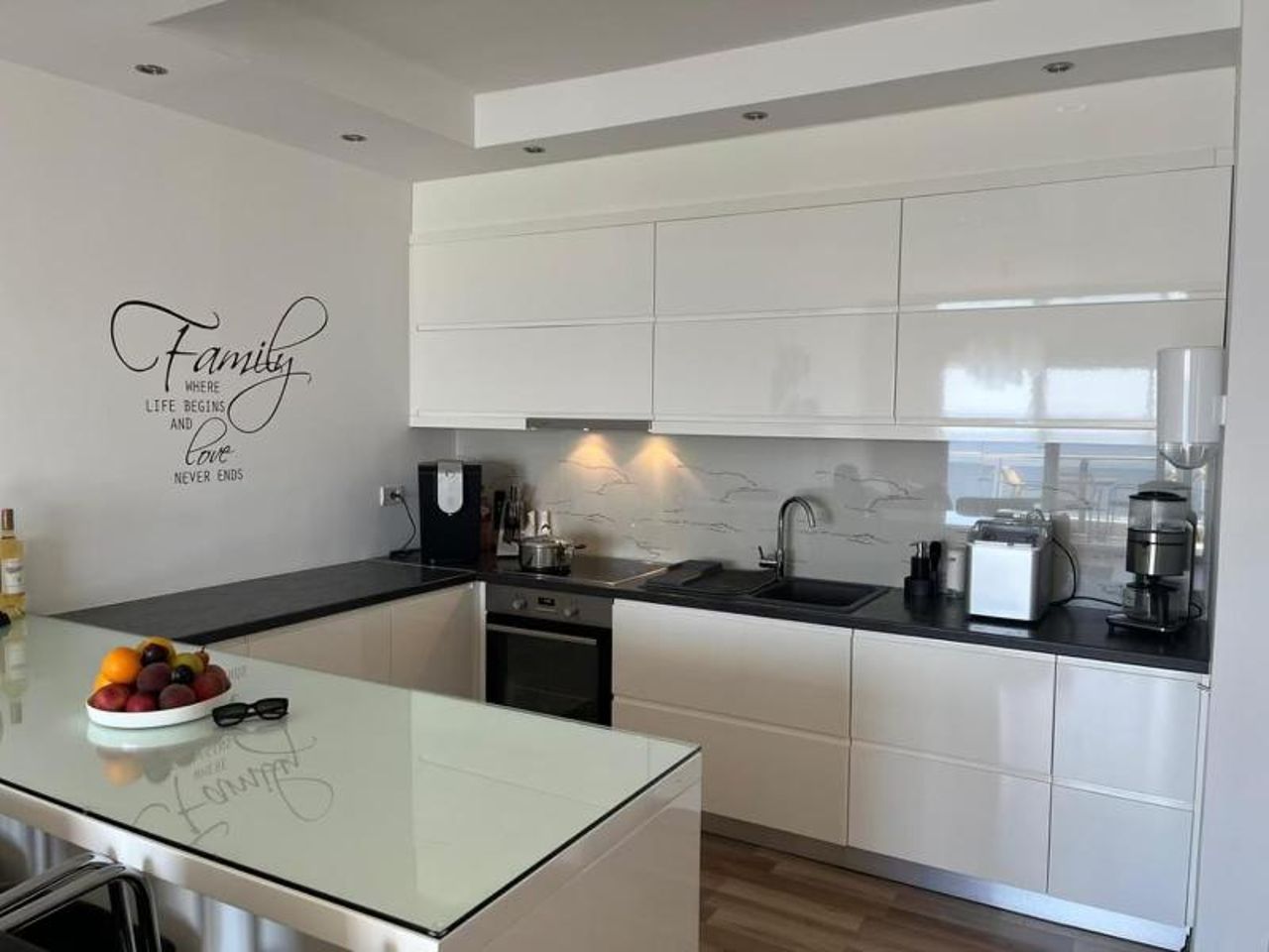 GeNi apartments White residence